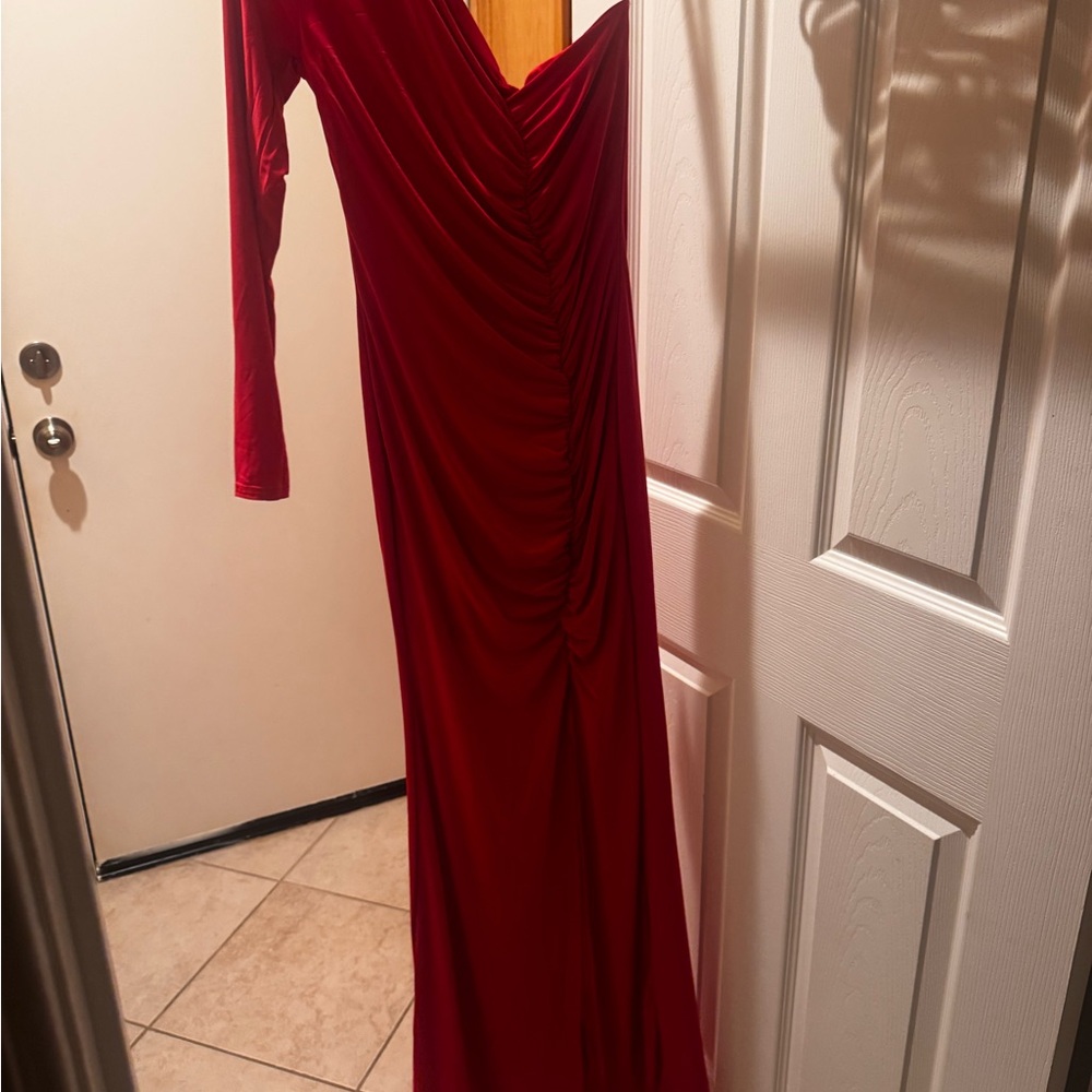 Missguided Red Ruched One-Shoulder Dress - Picture 9 of 9